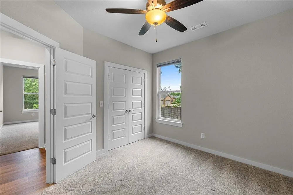 17 Worth Pl, Bella Vista, AR 72715