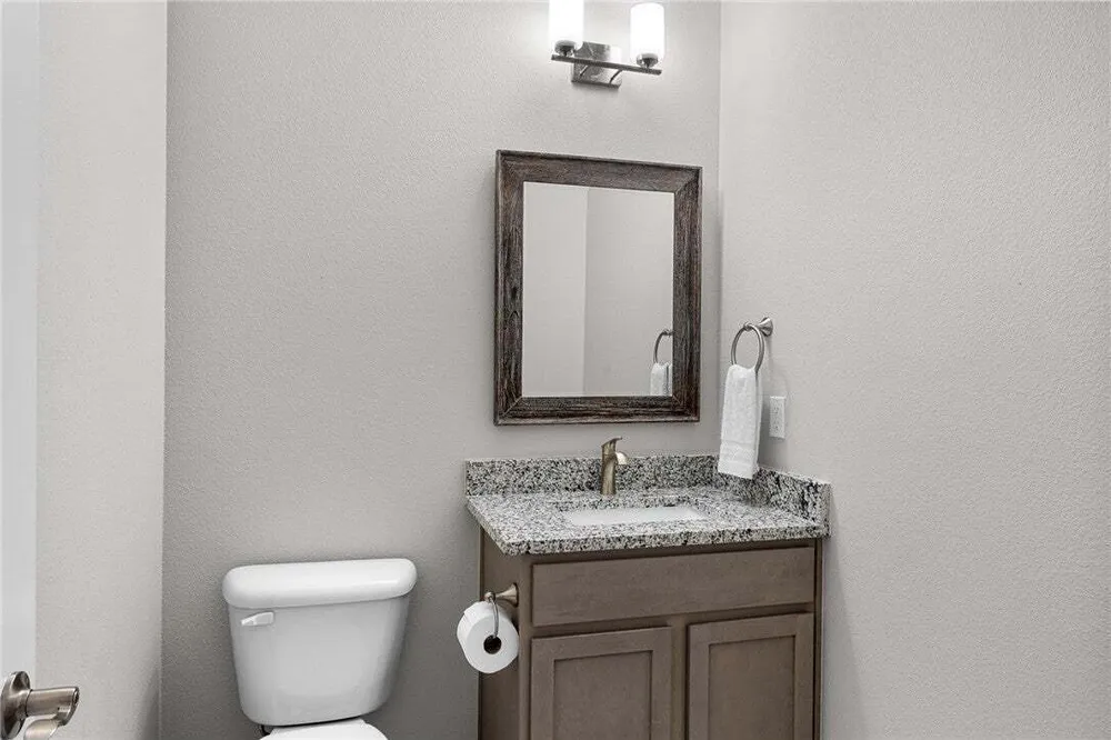 17 Worth Pl, Bella Vista, AR 72715