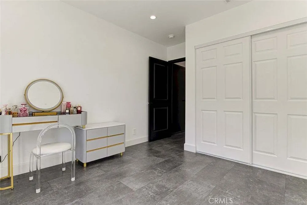 10823 Parr Ave, Sunland, CA 91040