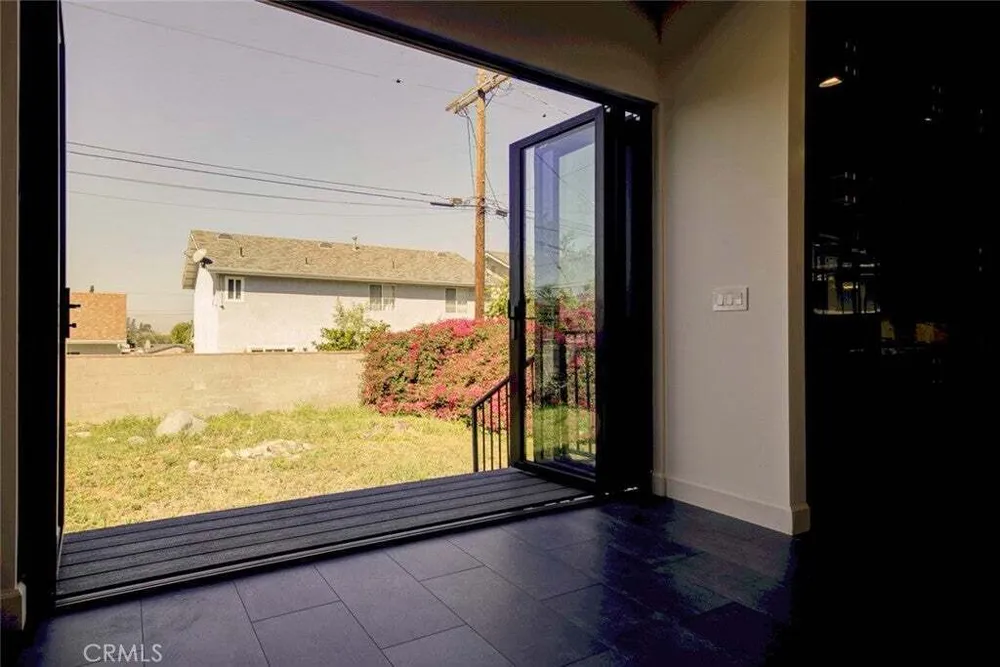 10823 Parr Ave, Sunland, CA 91040