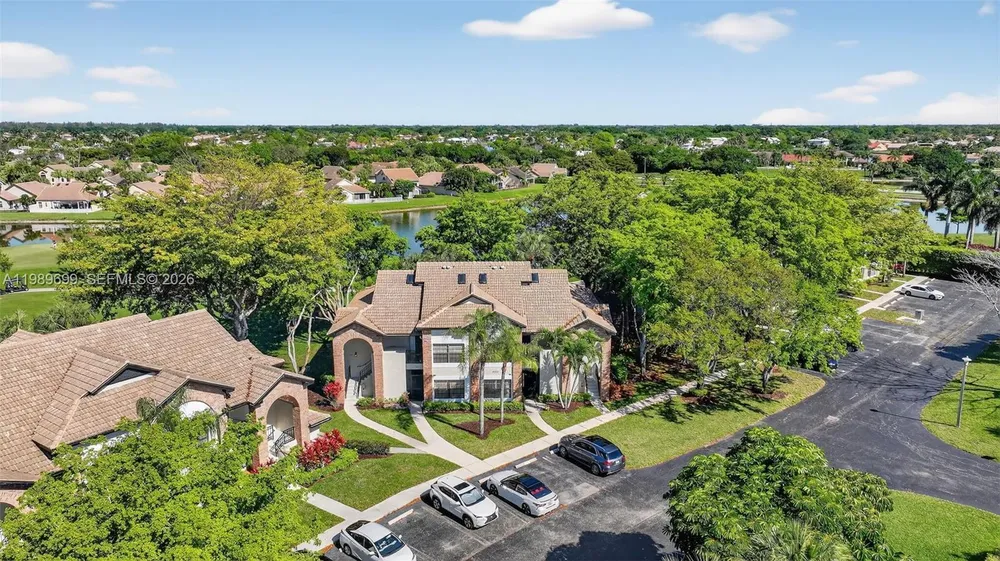 8033 Aberdeen Dr, Boynton Beach, FL 33472