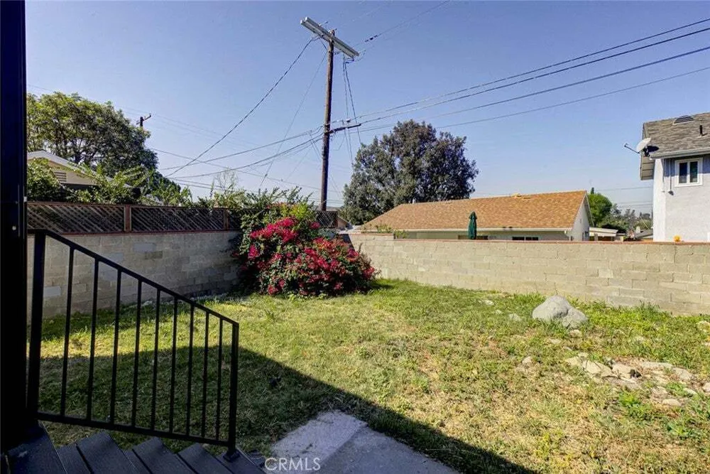 10823 Parr Ave, Sunland, CA 91040