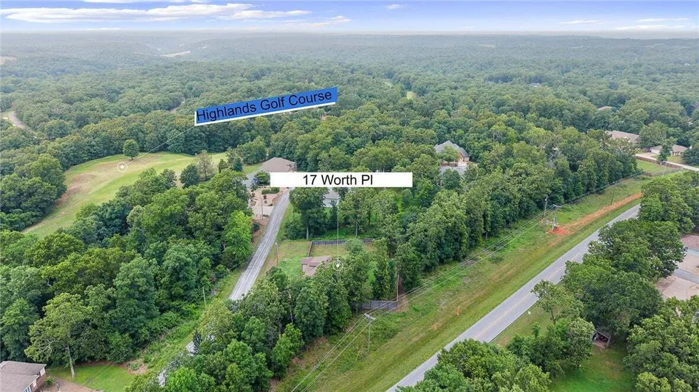 17 Worth Pl, Bella Vista, AR 72715