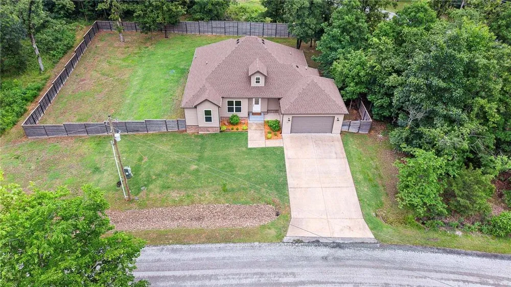 17 Worth Pl, Bella Vista, AR 72715