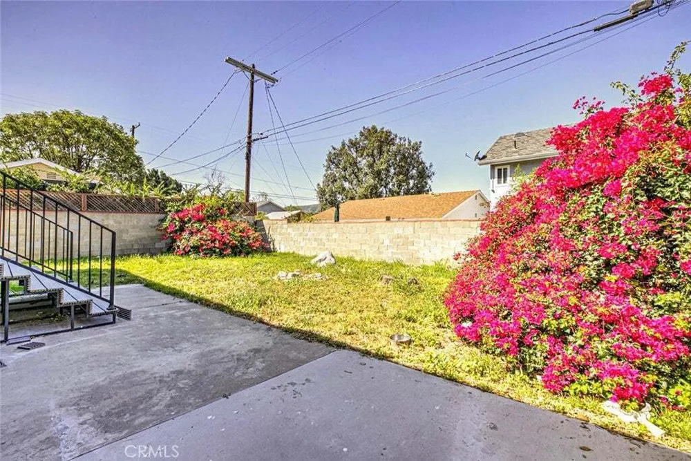 10823 Parr Ave, Sunland, CA 91040