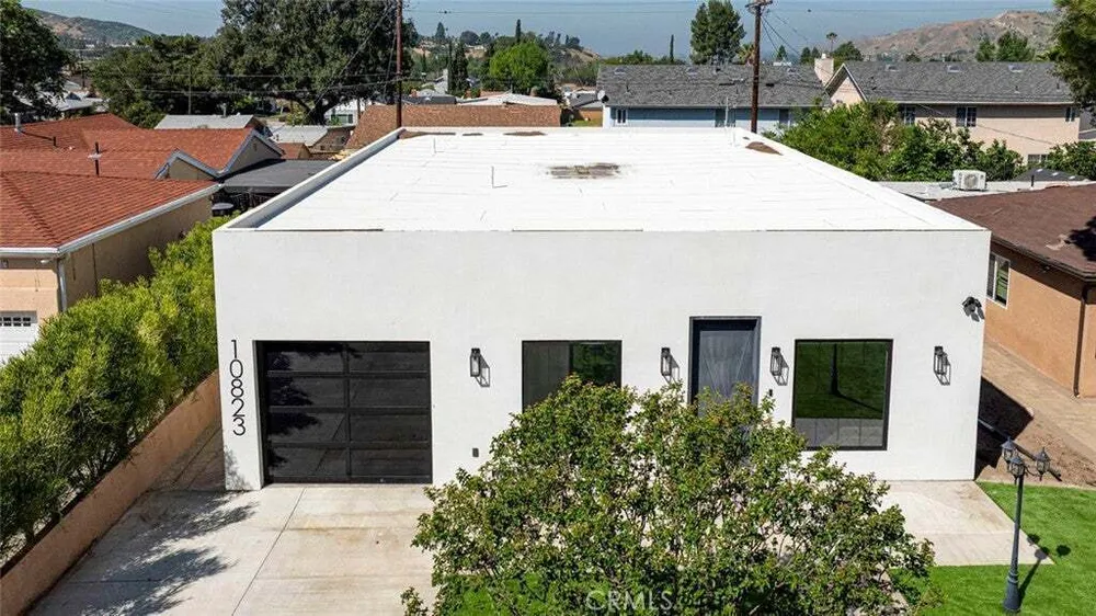 10823 Parr Ave, Sunland, CA 91040