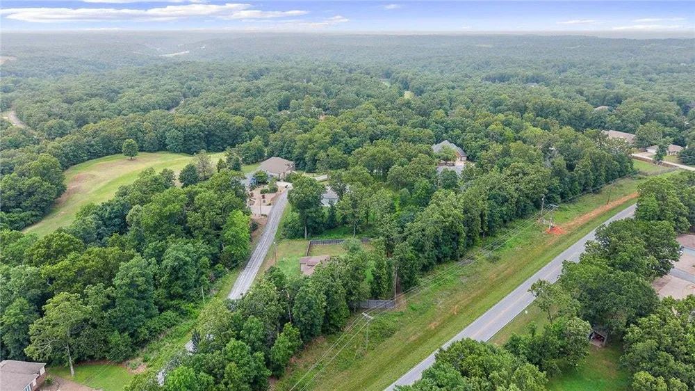 17 Worth Pl, Bella Vista, AR 72715
