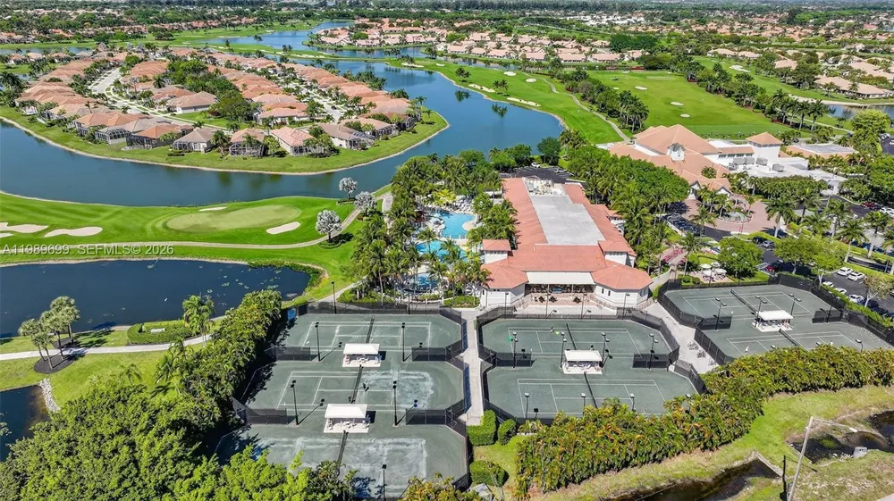 8033 Aberdeen Dr, Boynton Beach, FL 33472
