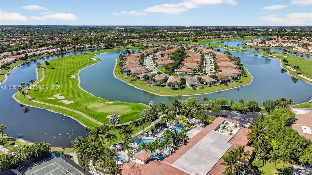 8033 Aberdeen Dr, Boynton Beach, FL 33472