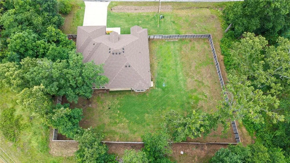 17 Worth Pl, Bella Vista, AR 72715