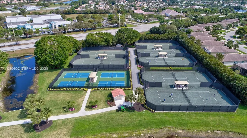 8033 Aberdeen Dr, Boynton Beach, FL 33472