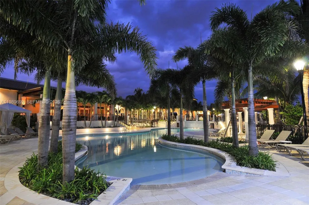 8033 Aberdeen Dr, Boynton Beach, FL 33472