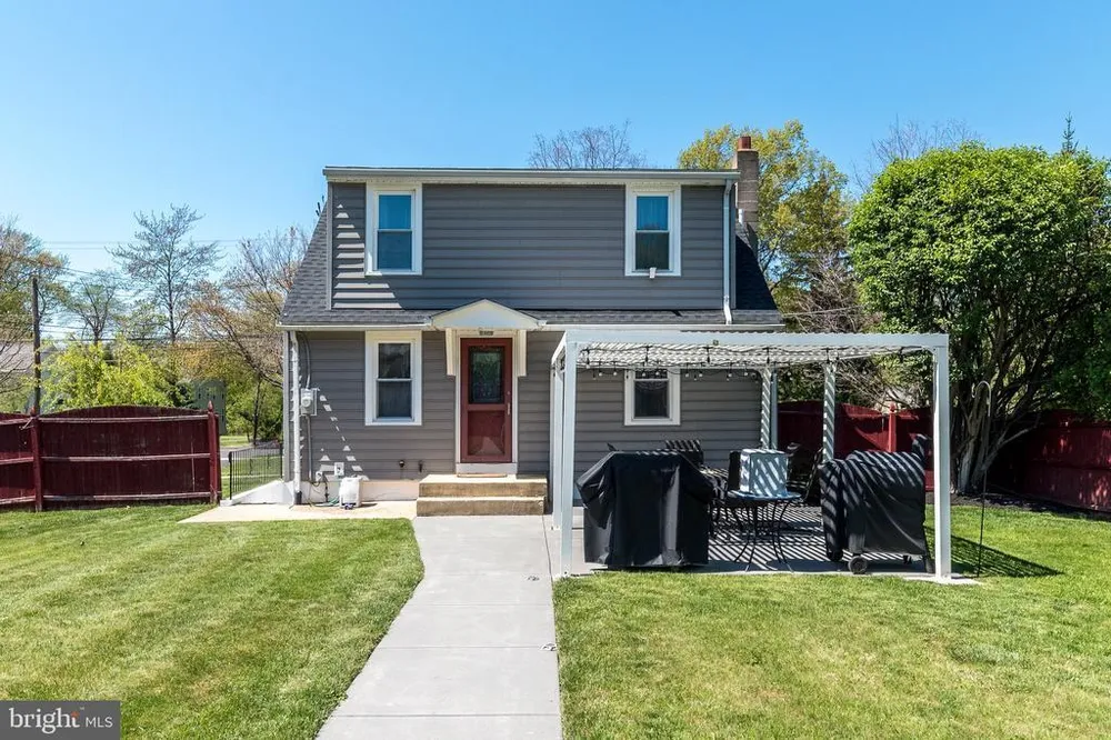 1605 N Line St, Lansdale, PA 19446