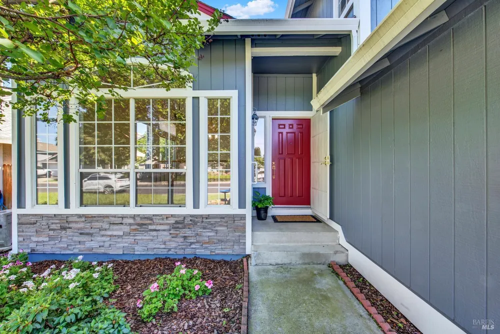 742 Violet Ln, Vacaville, CA 95687