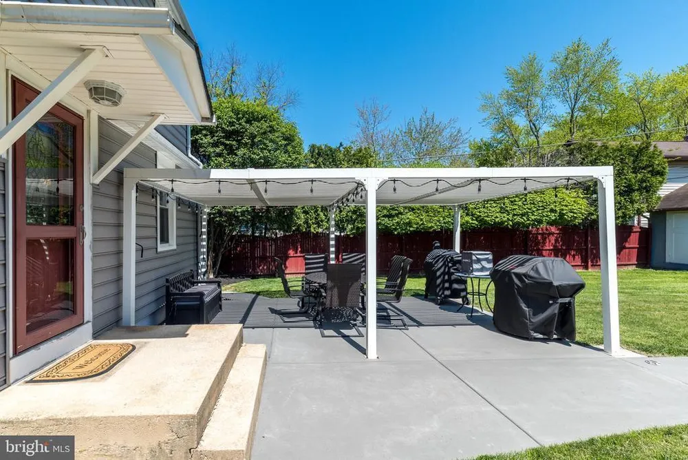 1605 N Line St, Lansdale, PA 19446