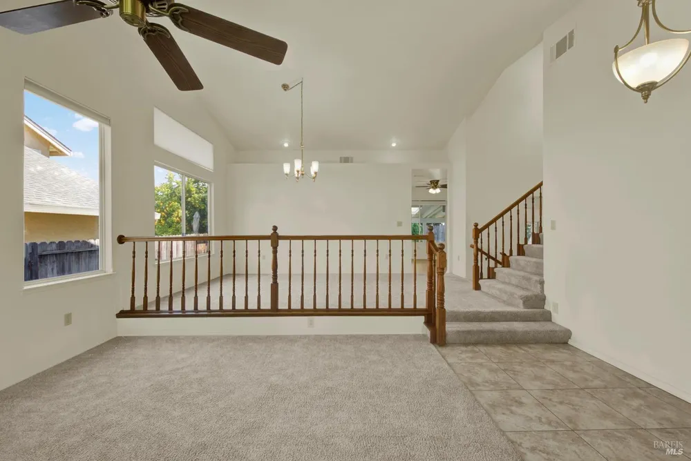 742 Violet Ln, Vacaville, CA 95687