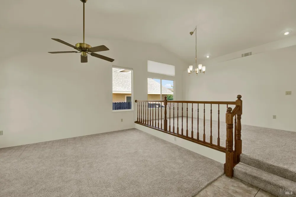 742 Violet Ln, Vacaville, CA 95687