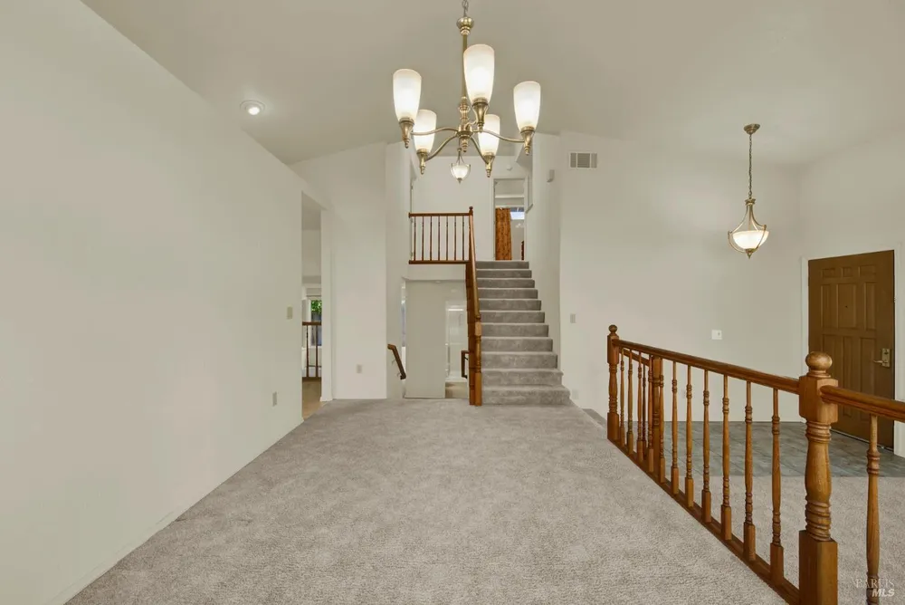 742 Violet Ln, Vacaville, CA 95687