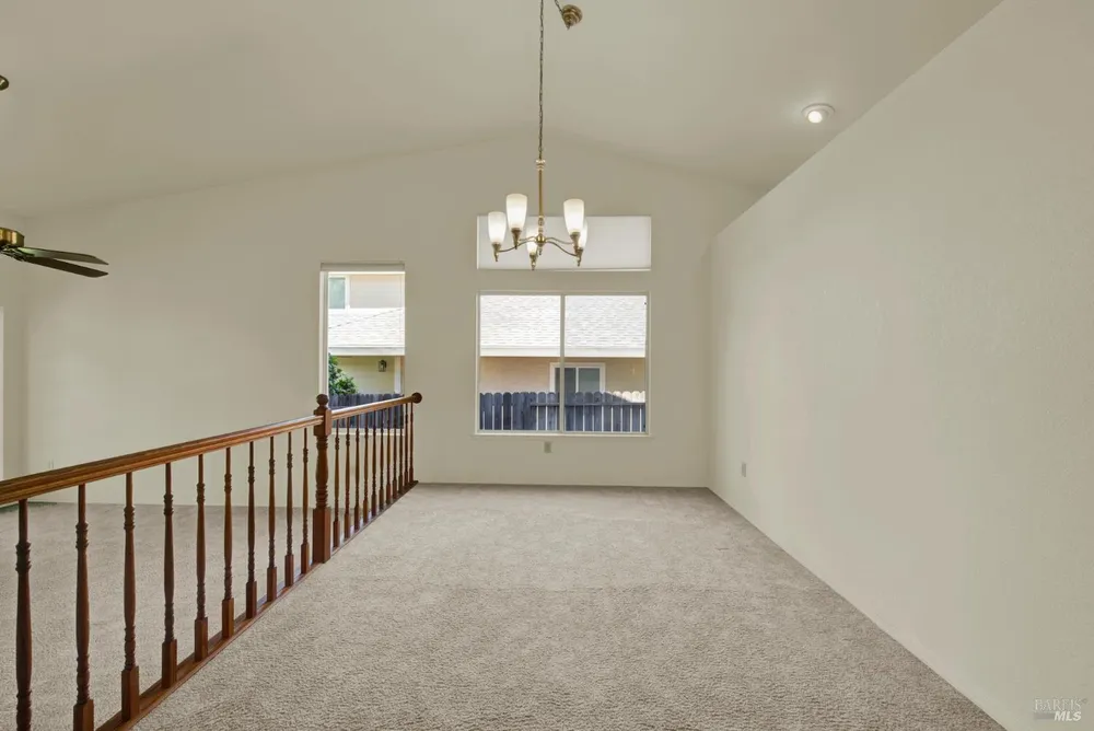 742 Violet Ln, Vacaville, CA 95687