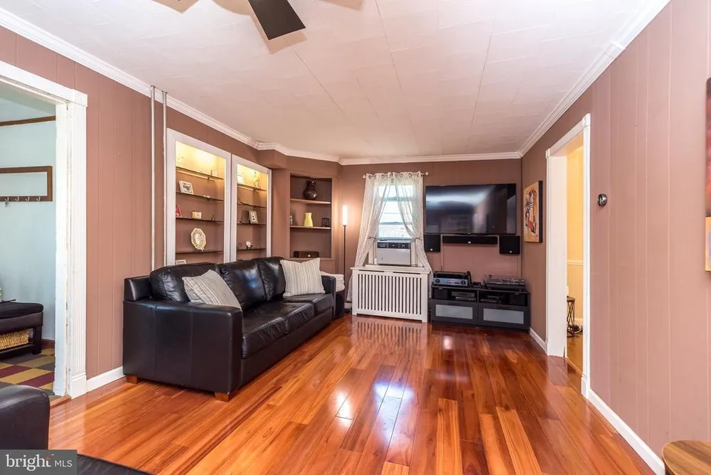 1605 N Line St, Lansdale, PA 19446