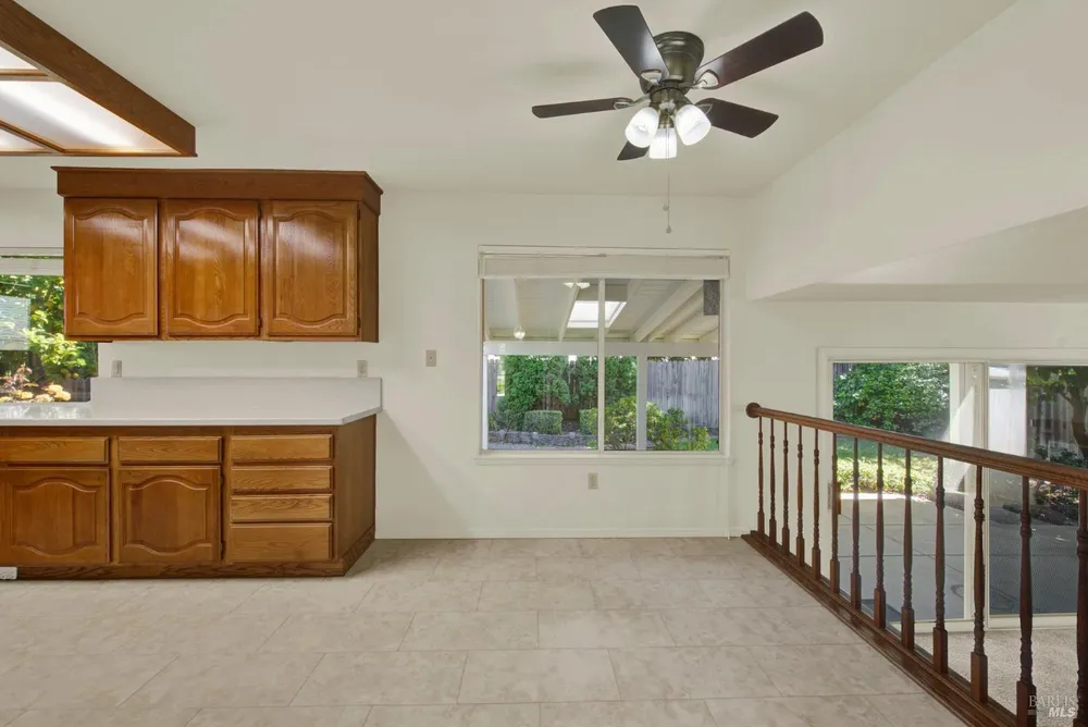 742 Violet Ln, Vacaville, CA 95687