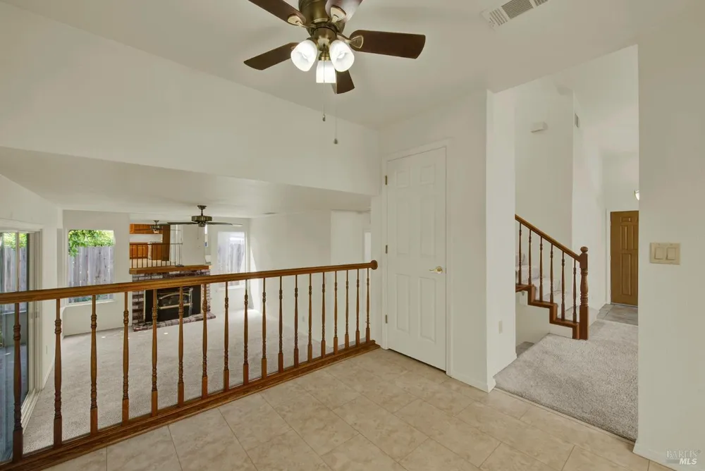 742 Violet Ln, Vacaville, CA 95687