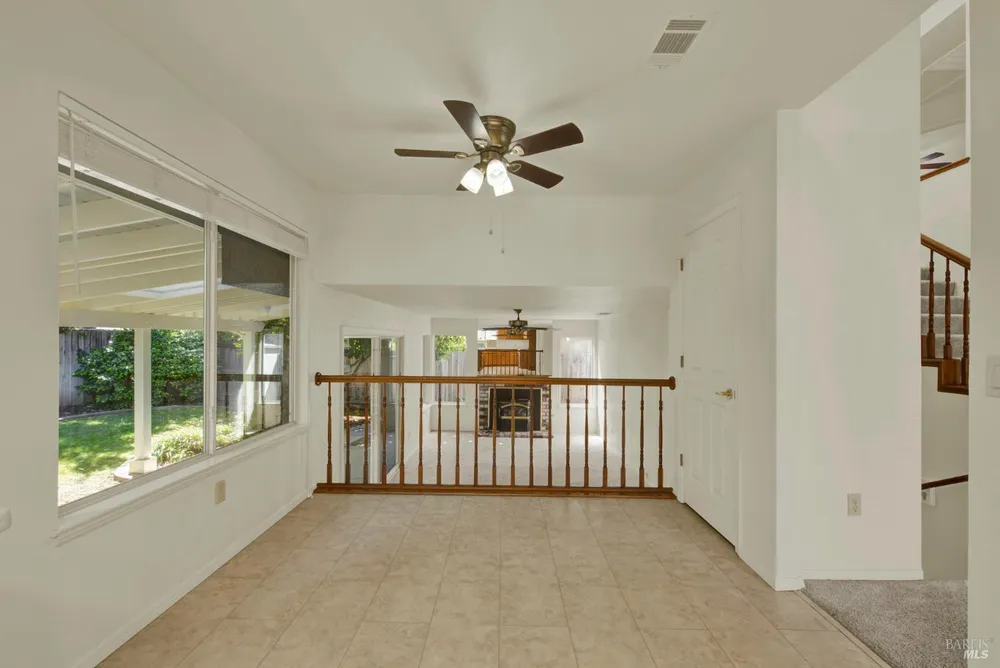 742 Violet Ln, Vacaville, CA 95687