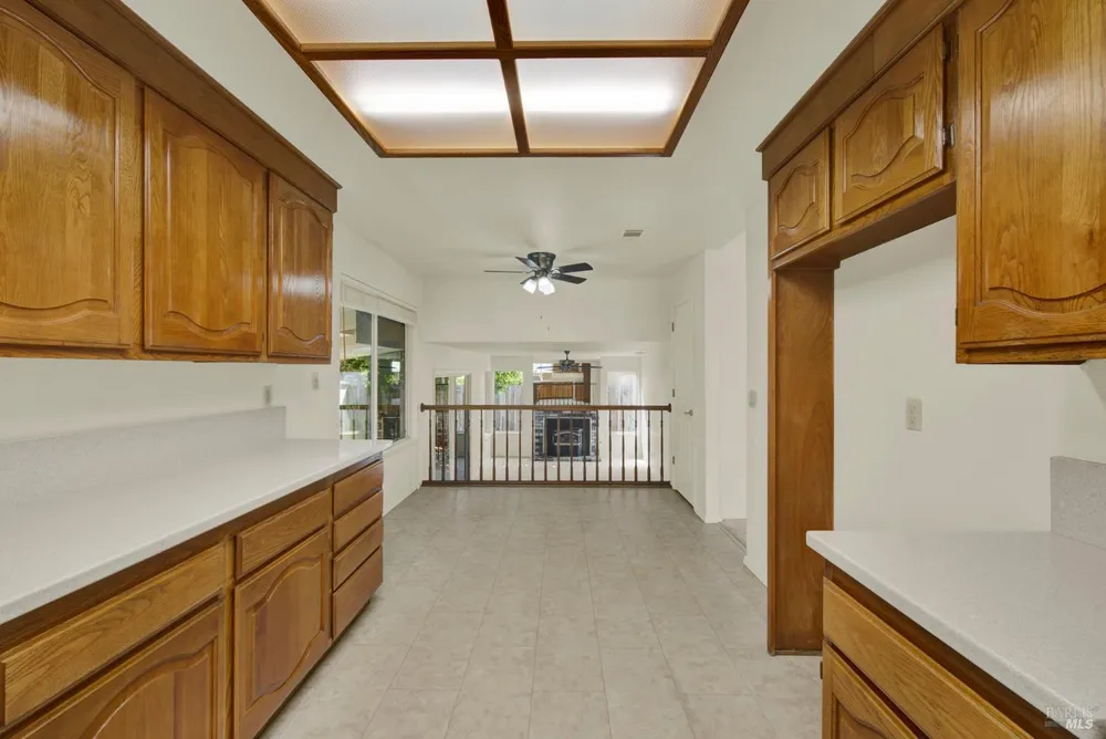 742 Violet Ln, Vacaville, CA 95687