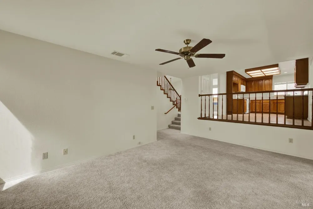 742 Violet Ln, Vacaville, CA 95687