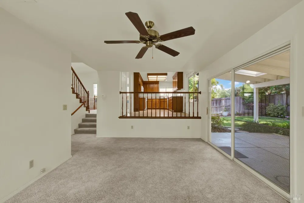 742 Violet Ln, Vacaville, CA 95687