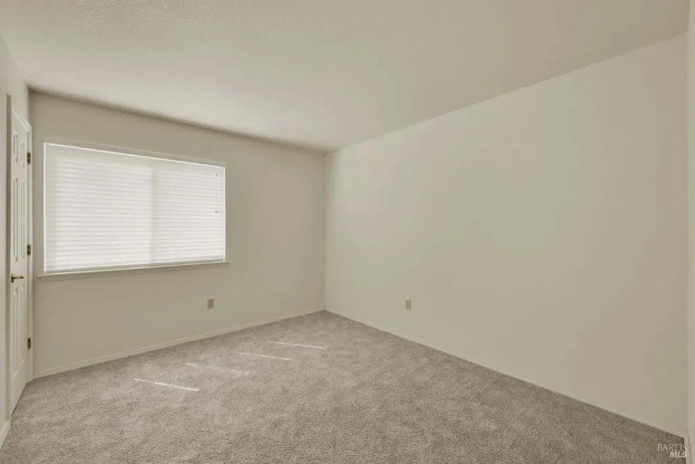 742 Violet Ln, Vacaville, CA 95687