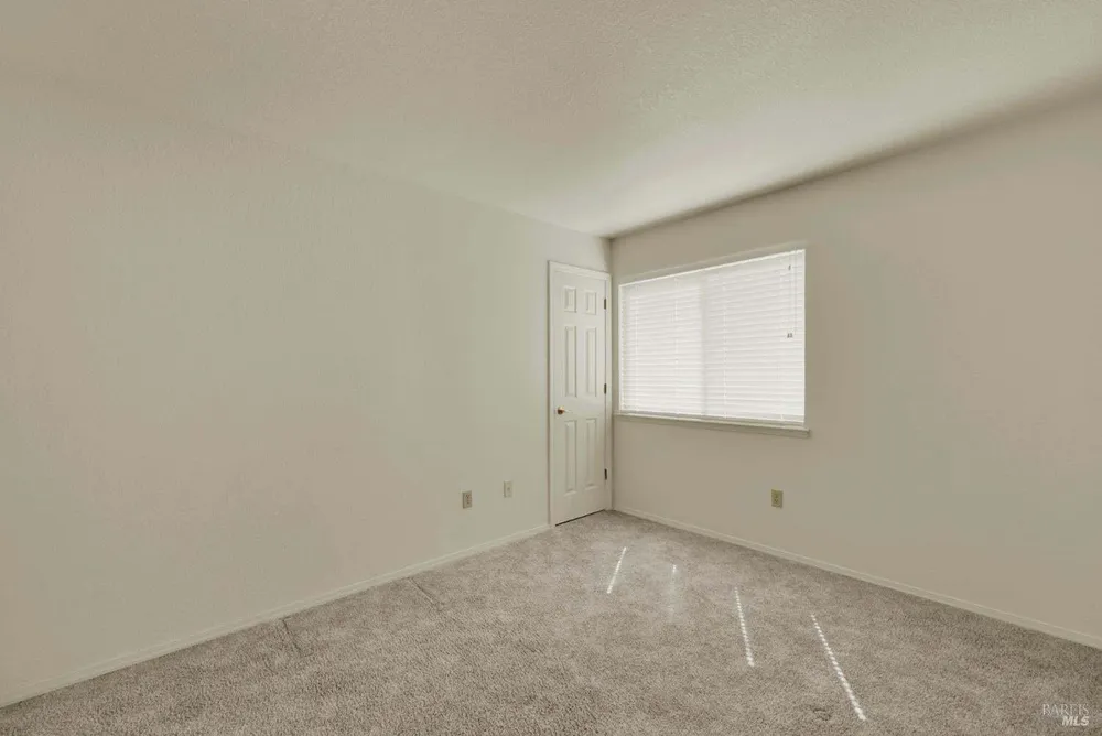 742 Violet Ln, Vacaville, CA 95687