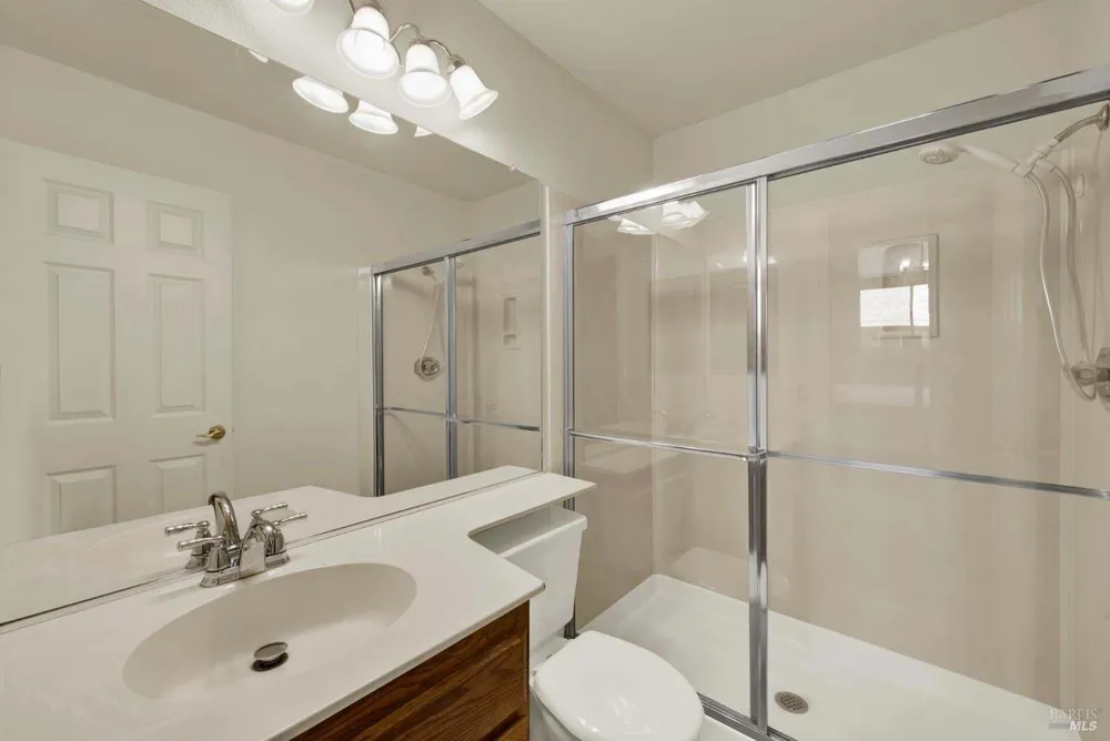 742 Violet Ln, Vacaville, CA 95687
