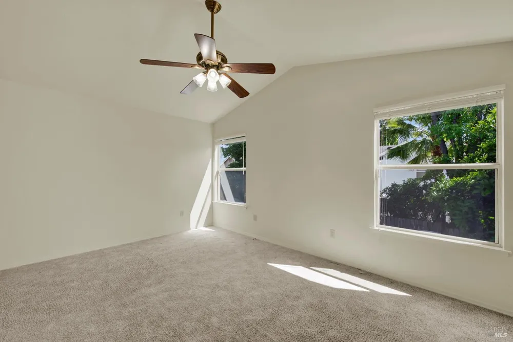 742 Violet Ln, Vacaville, CA 95687
