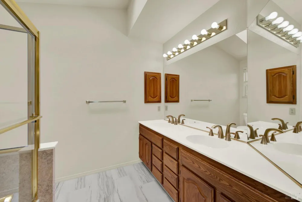 742 Violet Ln, Vacaville, CA 95687
