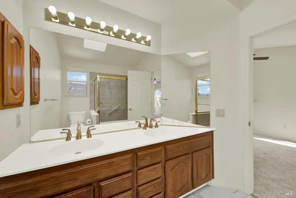 742 Violet Ln, Vacaville, CA 95687