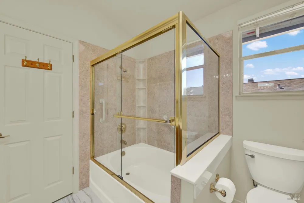 742 Violet Ln, Vacaville, CA 95687