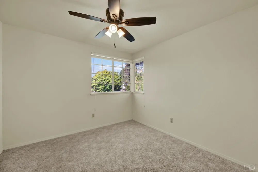 742 Violet Ln, Vacaville, CA 95687