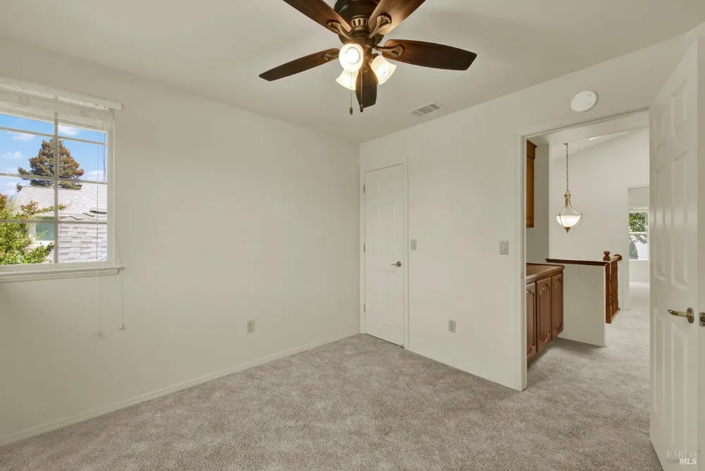 742 Violet Ln, Vacaville, CA 95687