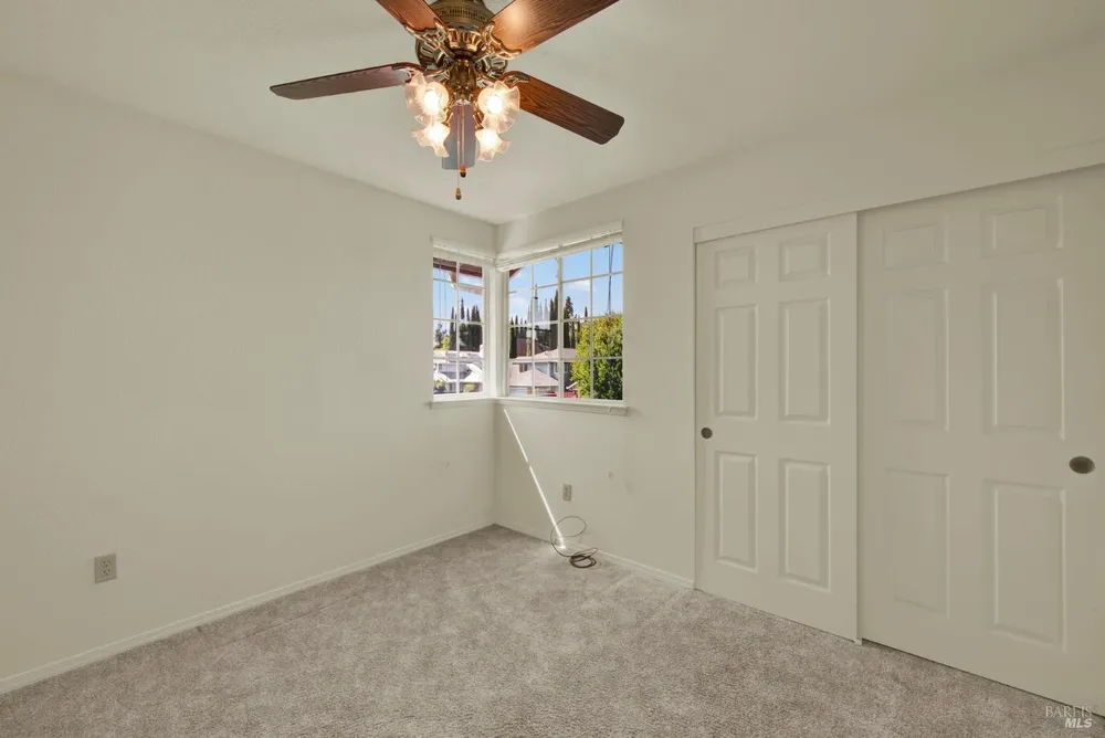 742 Violet Ln, Vacaville, CA 95687