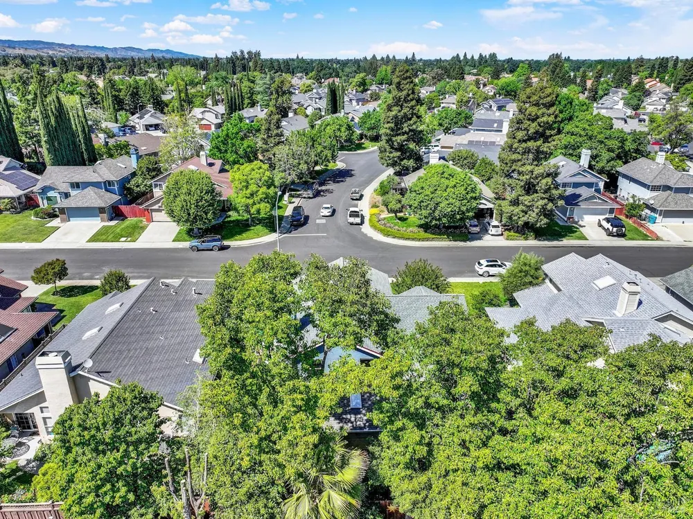 742 Violet Ln, Vacaville, CA 95687
