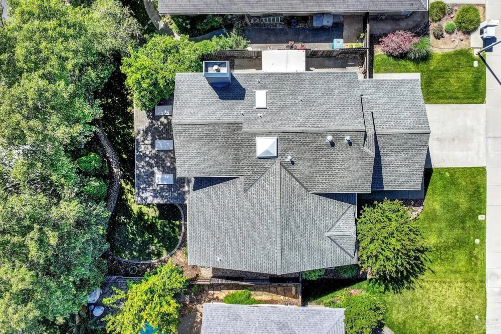 742 Violet Ln, Vacaville, CA 95687