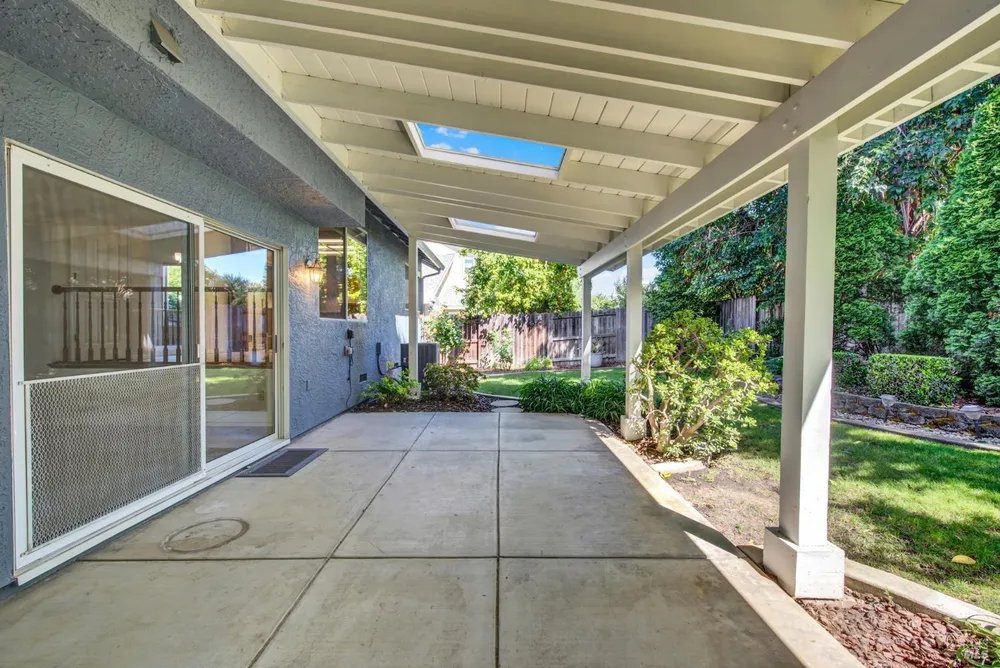 742 Violet Ln, Vacaville, CA 95687