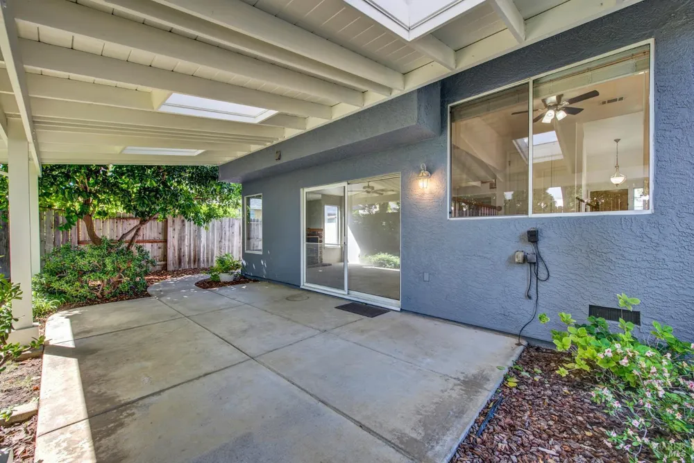 742 Violet Ln, Vacaville, CA 95687