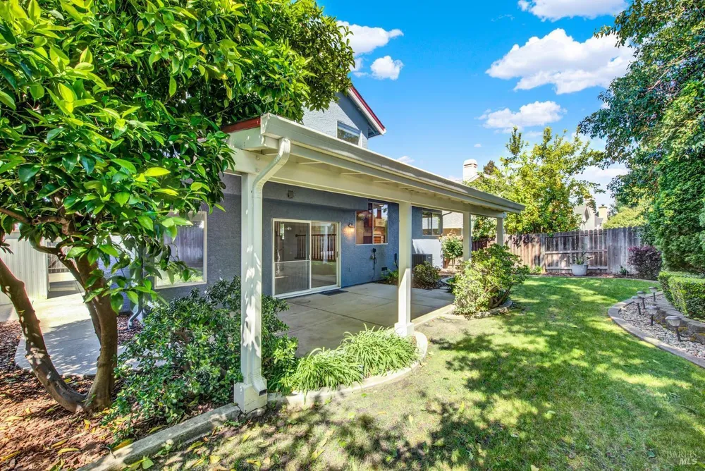 742 Violet Ln, Vacaville, CA 95687