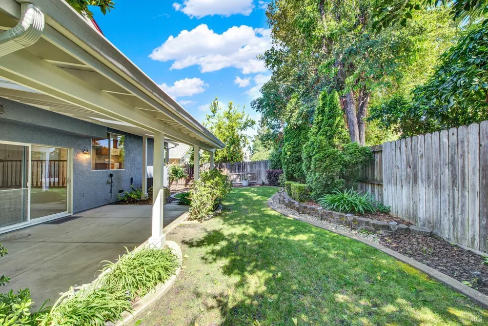 742 Violet Ln, Vacaville, CA 95687