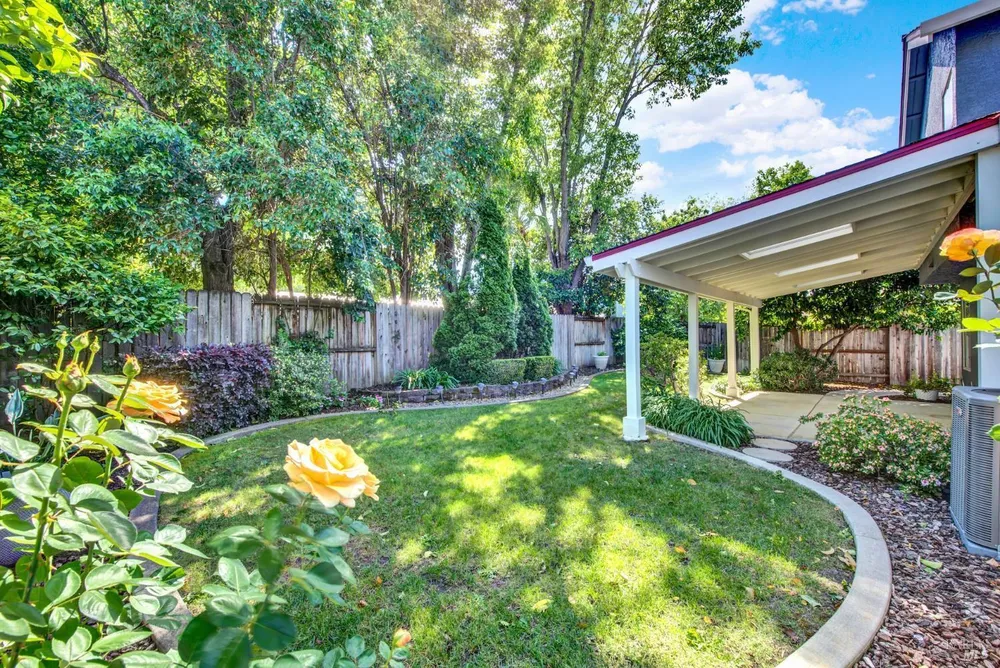 742 Violet Ln, Vacaville, CA 95687