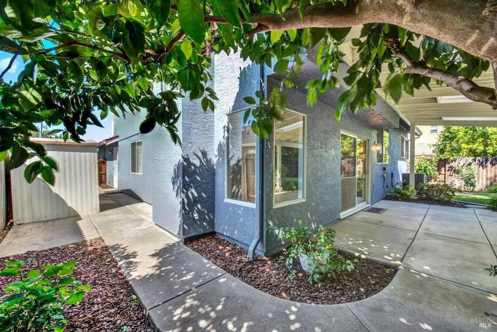 742 Violet Ln, Vacaville, CA 95687