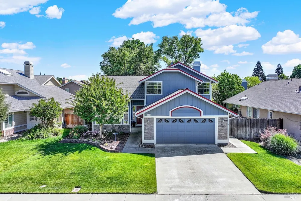 742 Violet Ln, Vacaville, CA 95687