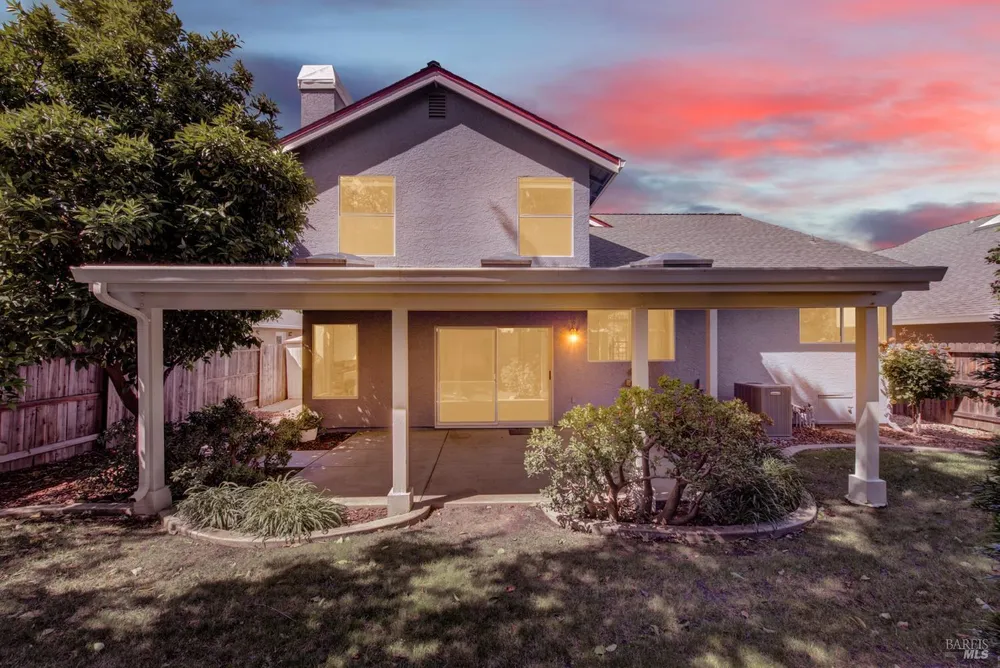 742 Violet Ln, Vacaville, CA 95687